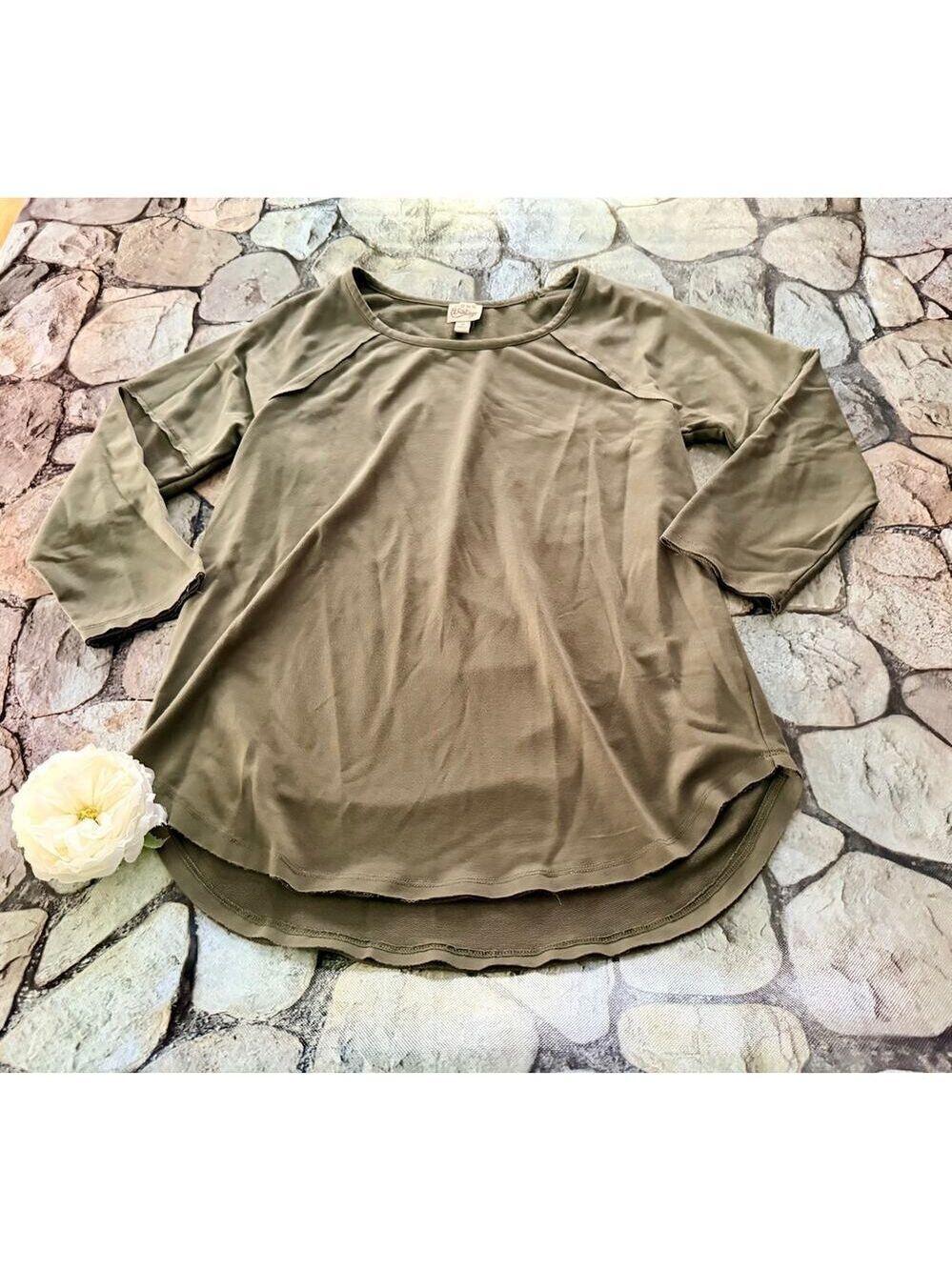 OLIVE GREEN SWEATSHIRT